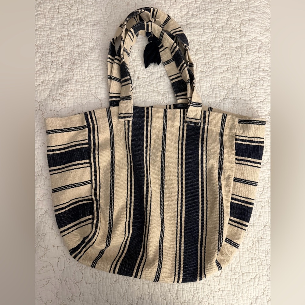 Nalini blue and ivory woven boho tote with snap closure